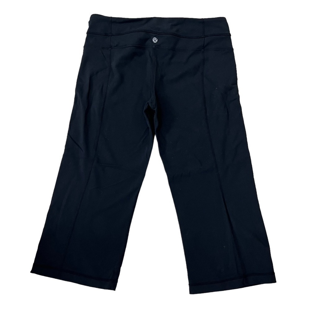 Lululemon Women’s black Capris Size 8